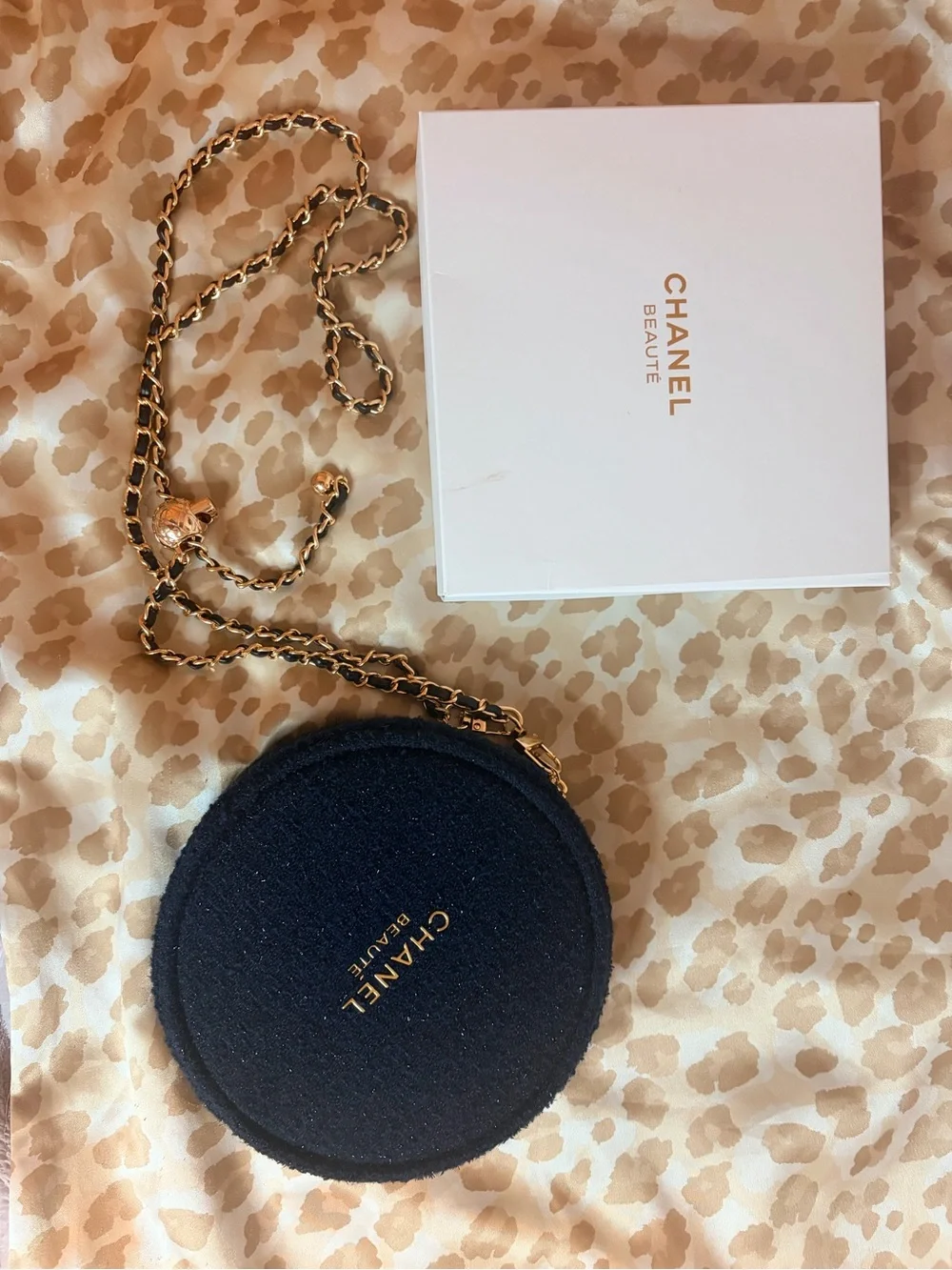 GWP Chanel Beaute Navy Beauty Pouch w. Gold Chain + Original Packaging